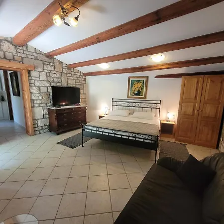 Apartment Brscic *